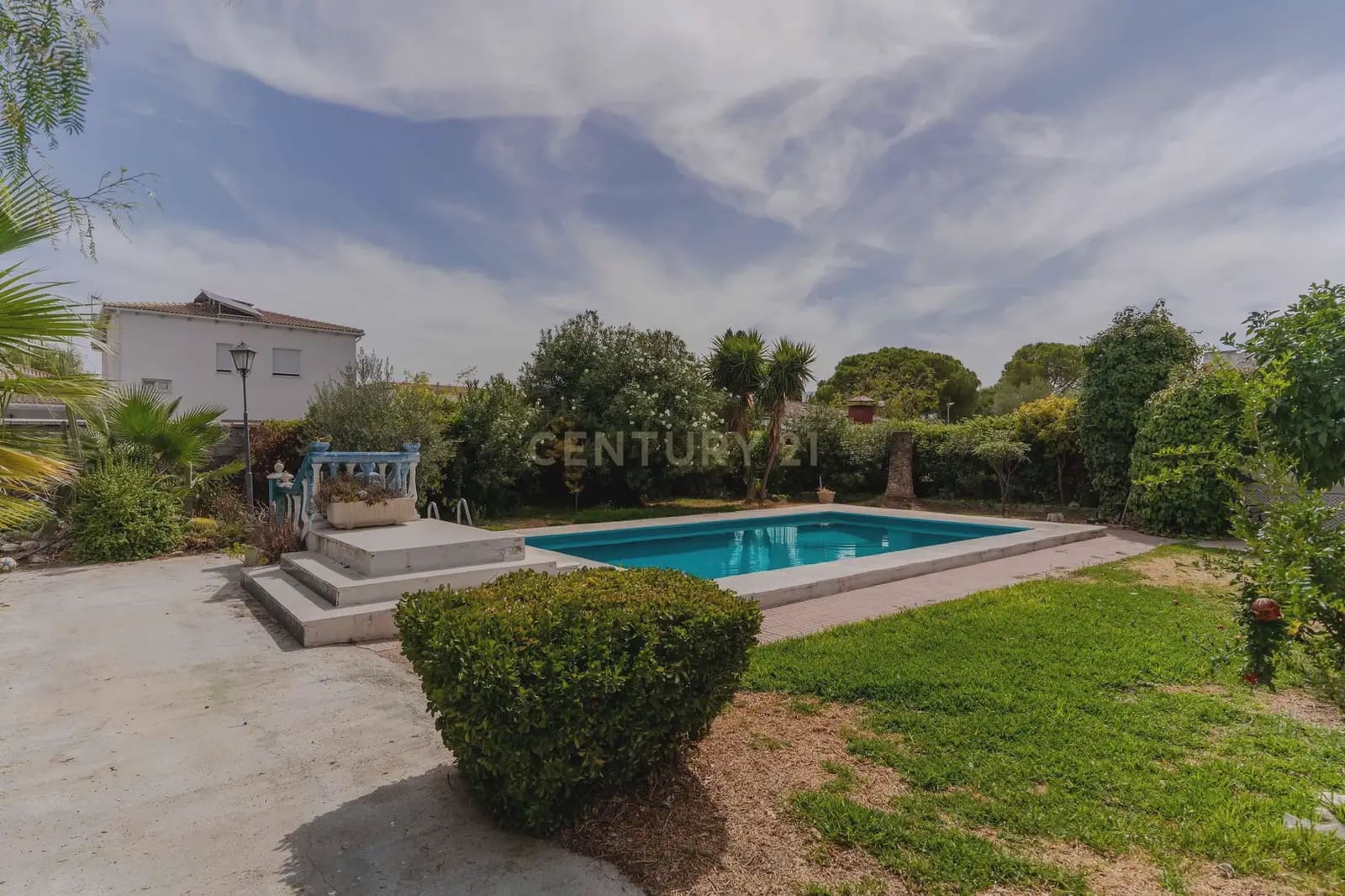 8 slaapkamer Finca/Landhuis te koop in Jaen stad met zwembad garage - € 449.900 (Ref: 10074657)