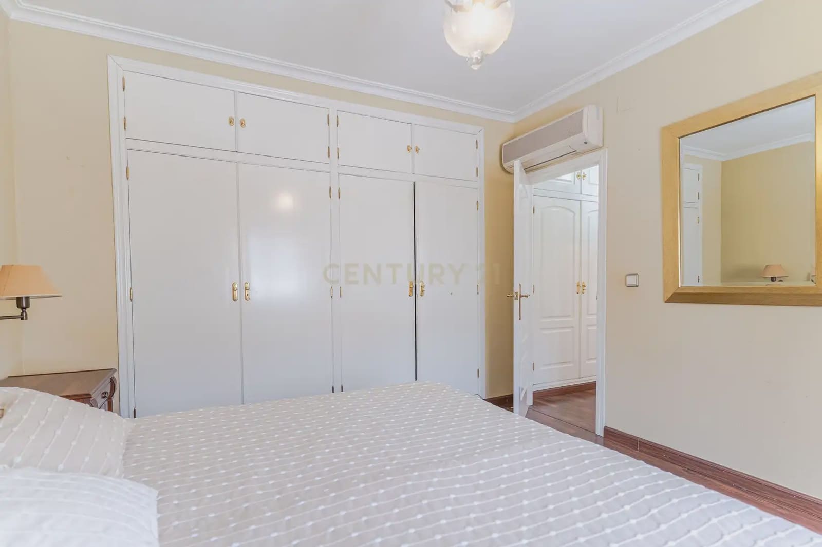 8 slaapkamer Finca/Landhuis te koop in Jaen stad met zwembad garage - € 449.900 (Ref: 10074657)