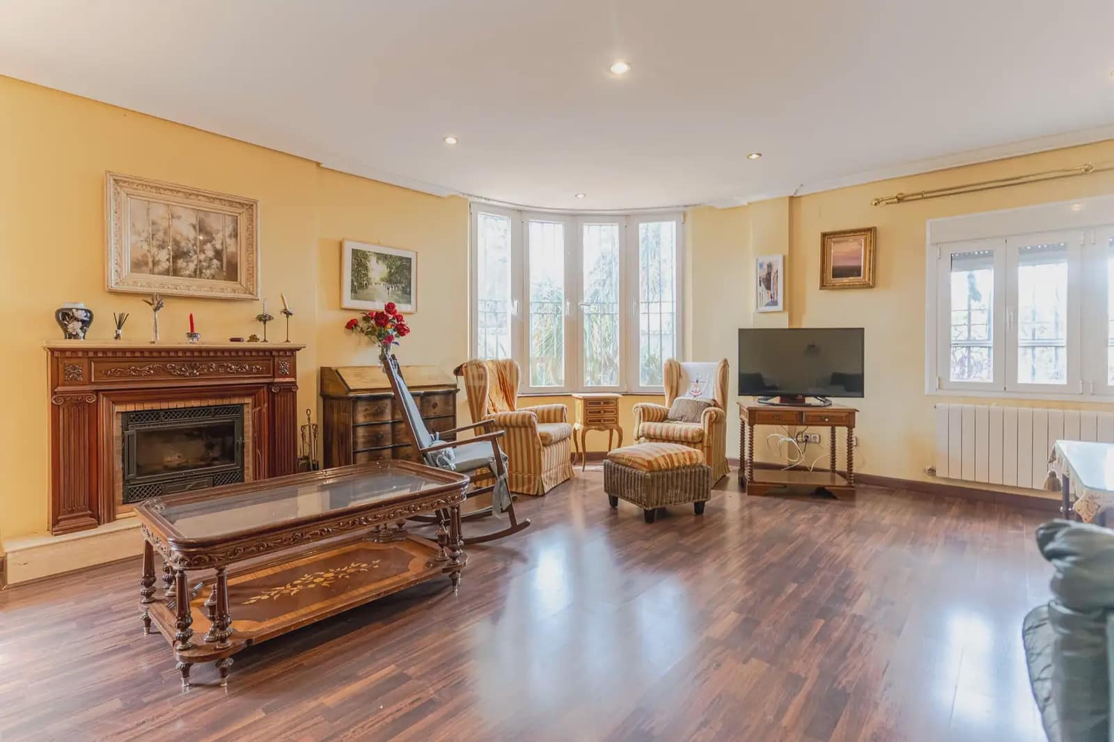 8 slaapkamer Finca/Landhuis te koop in Jaen stad met zwembad garage - € 449.900 (Ref: 10074657)