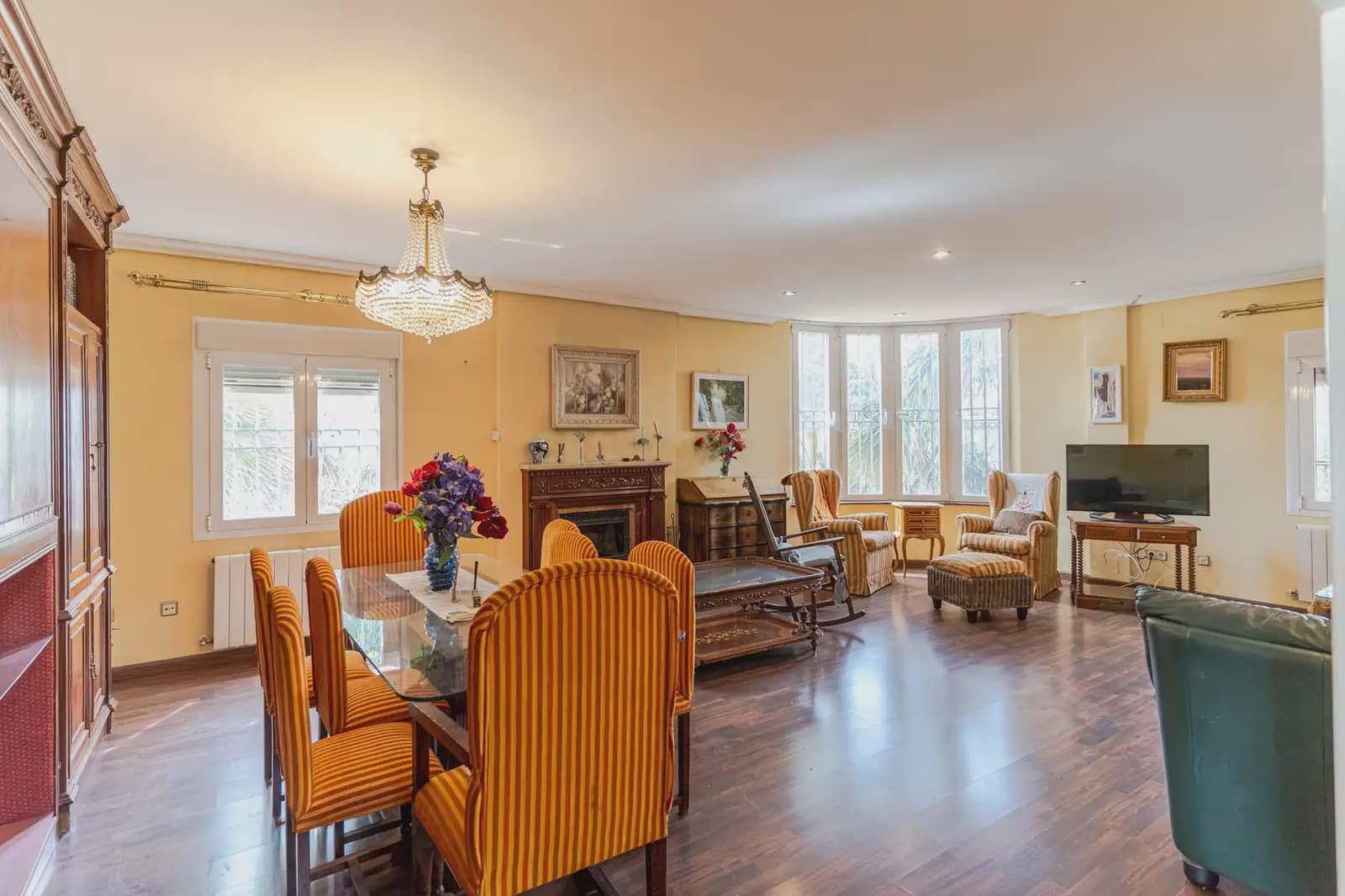 8 slaapkamer Finca/Landhuis te koop in Jaen stad met zwembad garage - € 449.900 (Ref: 10074657)
