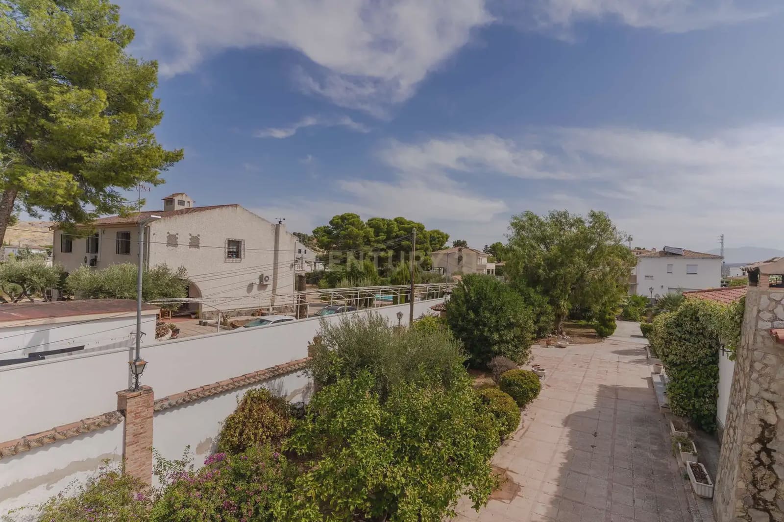 8 slaapkamer Finca/Landhuis te koop in Jaen stad met zwembad garage - € 449.900 (Ref: 10074657)