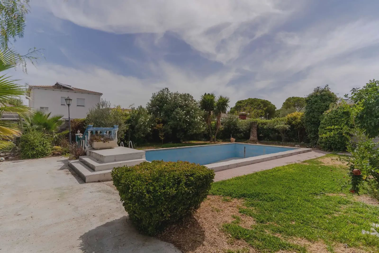 8 slaapkamer Finca/Landhuis te koop in Jaen stad met zwembad garage - € 449.900 (Ref: 10074657)