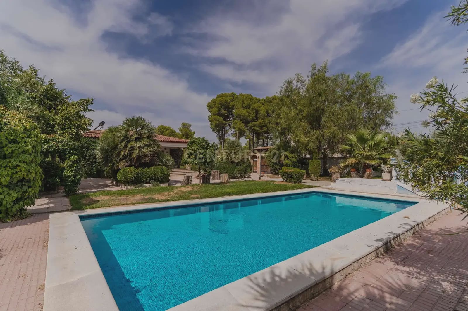 8 slaapkamer Finca/Landhuis te koop in Jaen stad met zwembad garage - € 449.900 (Ref: 10074657)