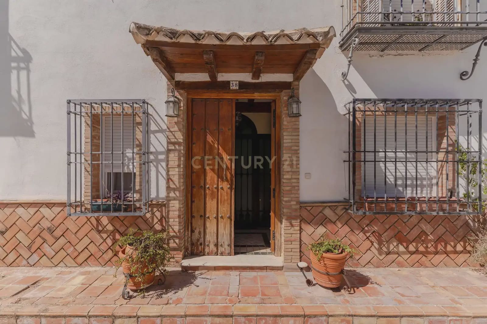 8 slaapkamer Finca/Landhuis te koop in Jaen stad met zwembad garage - € 449.900 (Ref: 10074657)