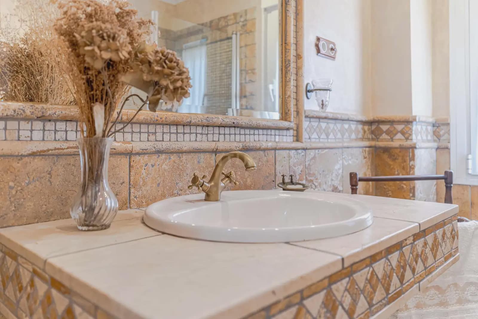 8 slaapkamer Finca/Landhuis te koop in Jaen stad met zwembad garage - € 449.900 (Ref: 10074657)