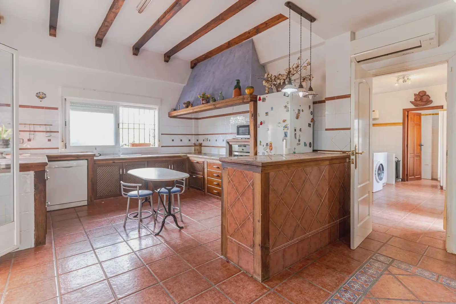 8 slaapkamer Finca/Landhuis te koop in Jaen stad met zwembad garage - € 449.900 (Ref: 10074657)