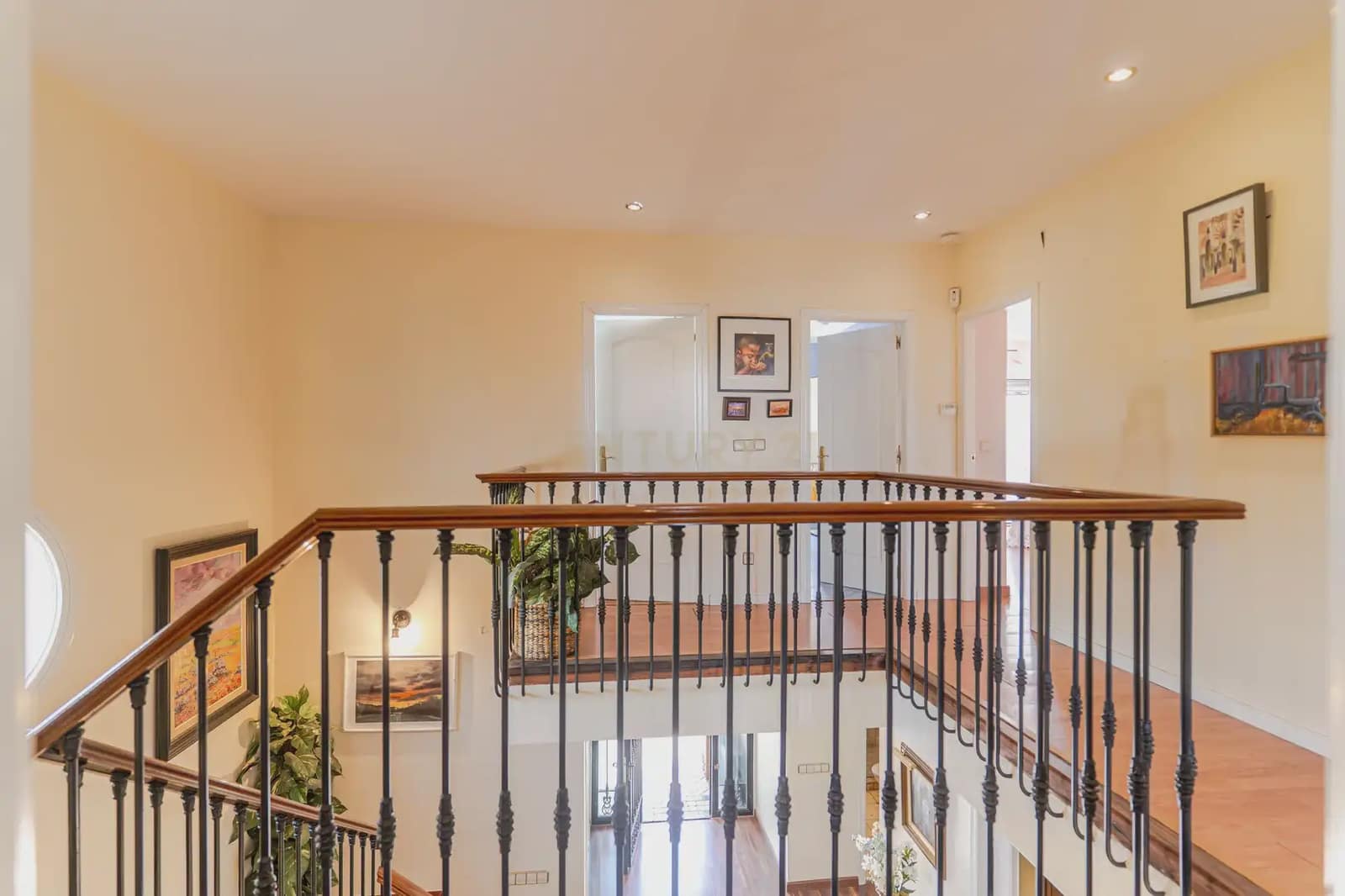 8 slaapkamer Finca/Landhuis te koop in Jaen stad met zwembad garage - € 449.900 (Ref: 10074657)