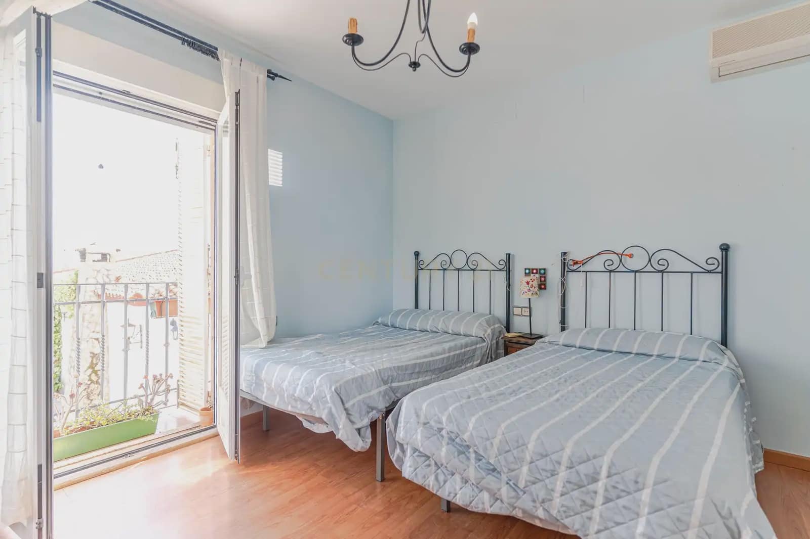 8 slaapkamer Finca/Landhuis te koop in Jaen stad met zwembad garage - € 449.900 (Ref: 10074657)