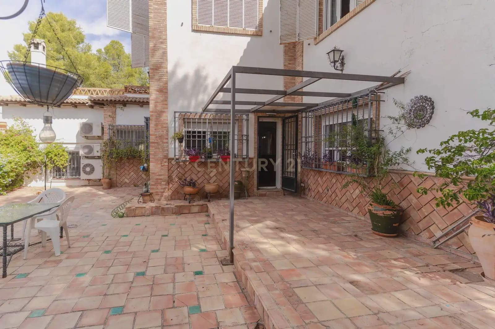 8 slaapkamer Finca/Landhuis te koop in Jaen stad met zwembad garage - € 449.900 (Ref: 10074657)