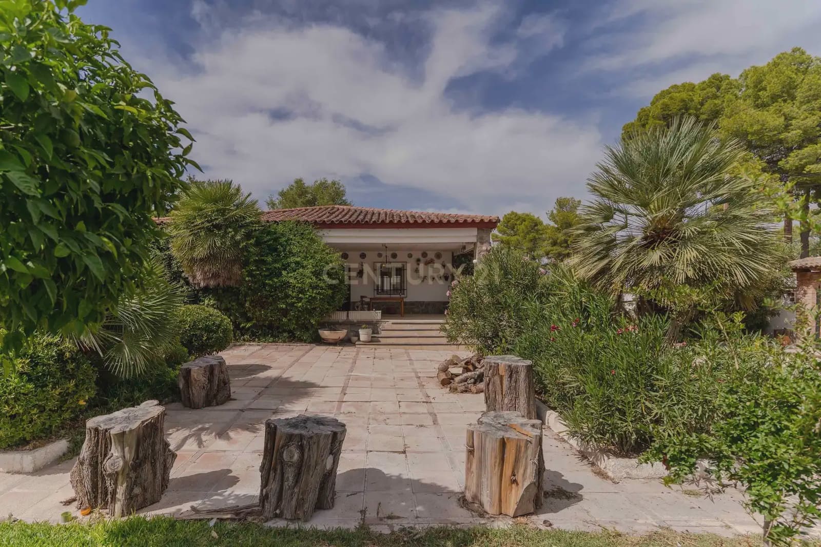 8 slaapkamer Finca/Landhuis te koop in Jaen stad met zwembad garage - € 449.900 (Ref: 10074657)