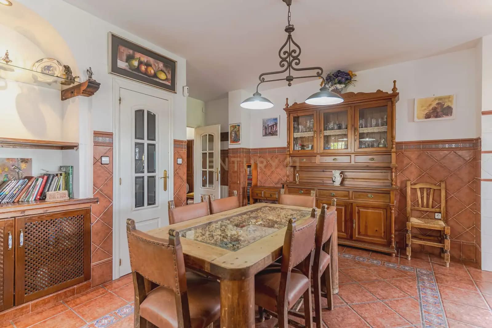 8 slaapkamer Finca/Landhuis te koop in Jaen stad met zwembad garage - € 449.900 (Ref: 10074657)