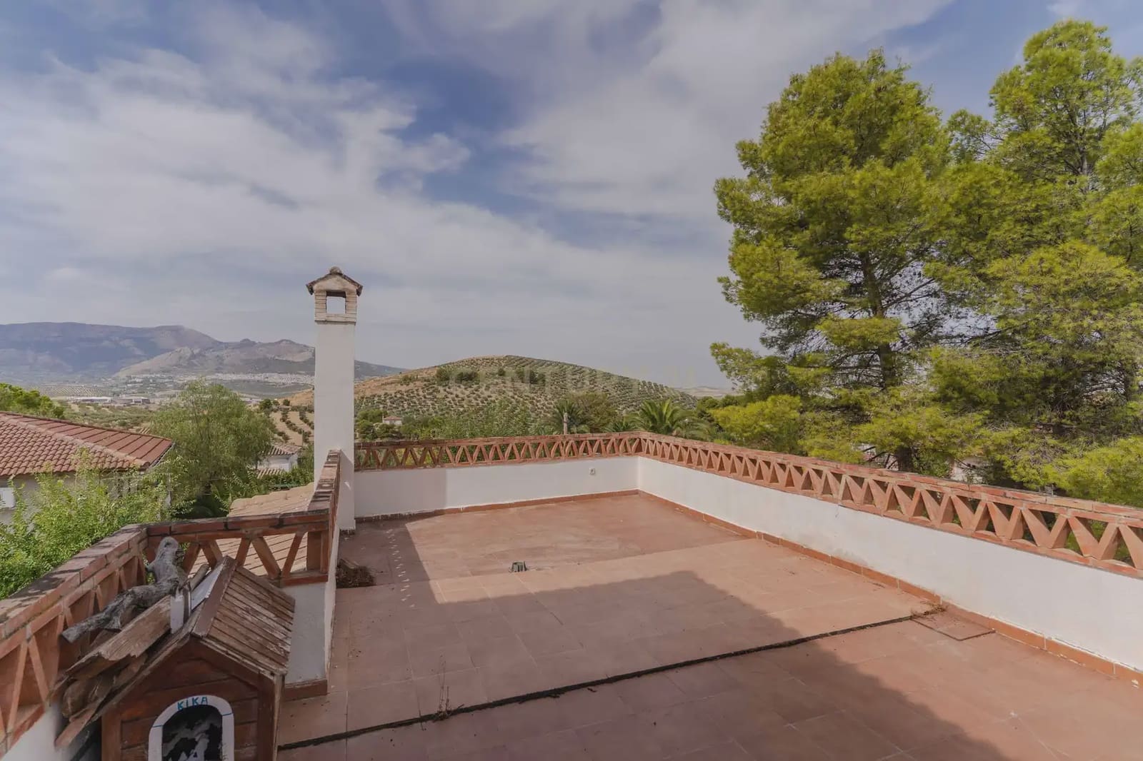 8 slaapkamer Finca/Landhuis te koop in Jaen stad met zwembad garage - € 449.900 (Ref: 10074657)