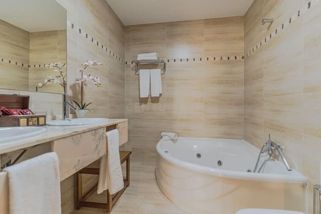 17 quarto Hotel para venda em Deifontes - 1 800 000 € (Ref: 10093946)