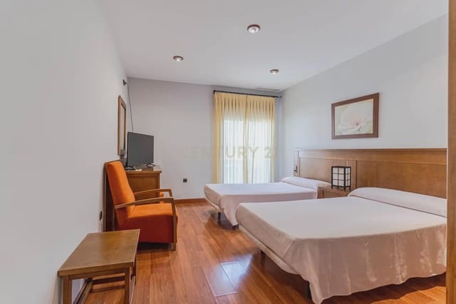 17 quarto Hotel para venda em Deifontes - 1 800 000 € (Ref: 10093946)