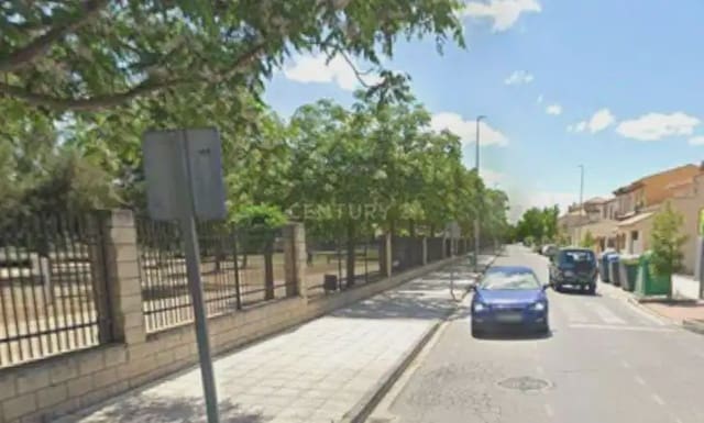 Commercial for sale in Santa Fe - € 250,000 (Ref: 10097366)