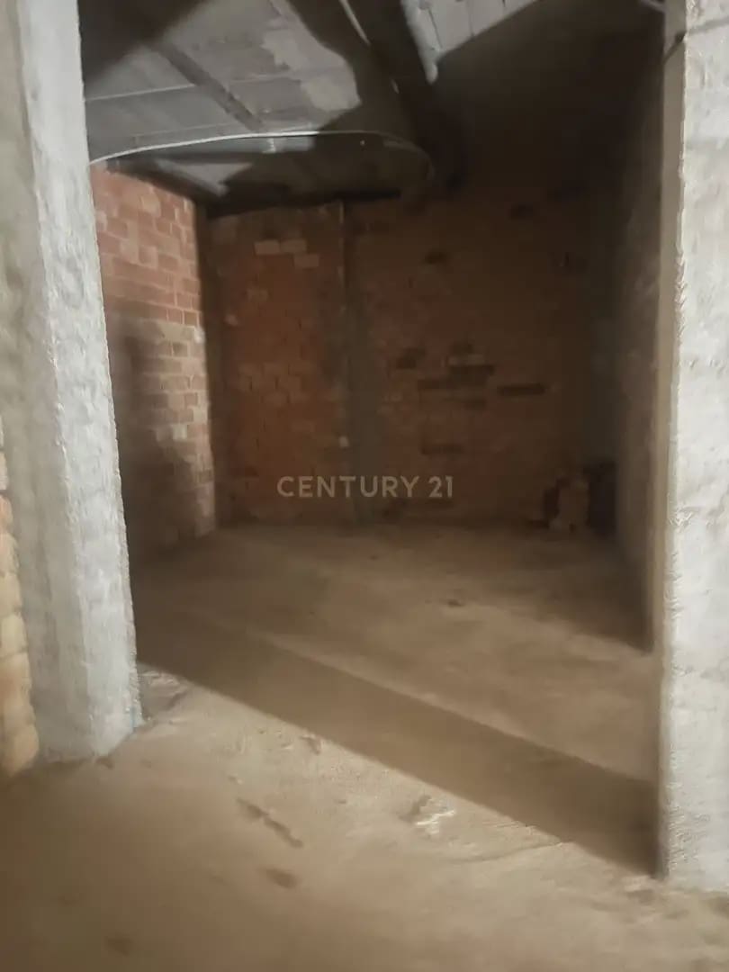 Commercial for sale in Santa Fe - € 250,000 (Ref: 10097366)