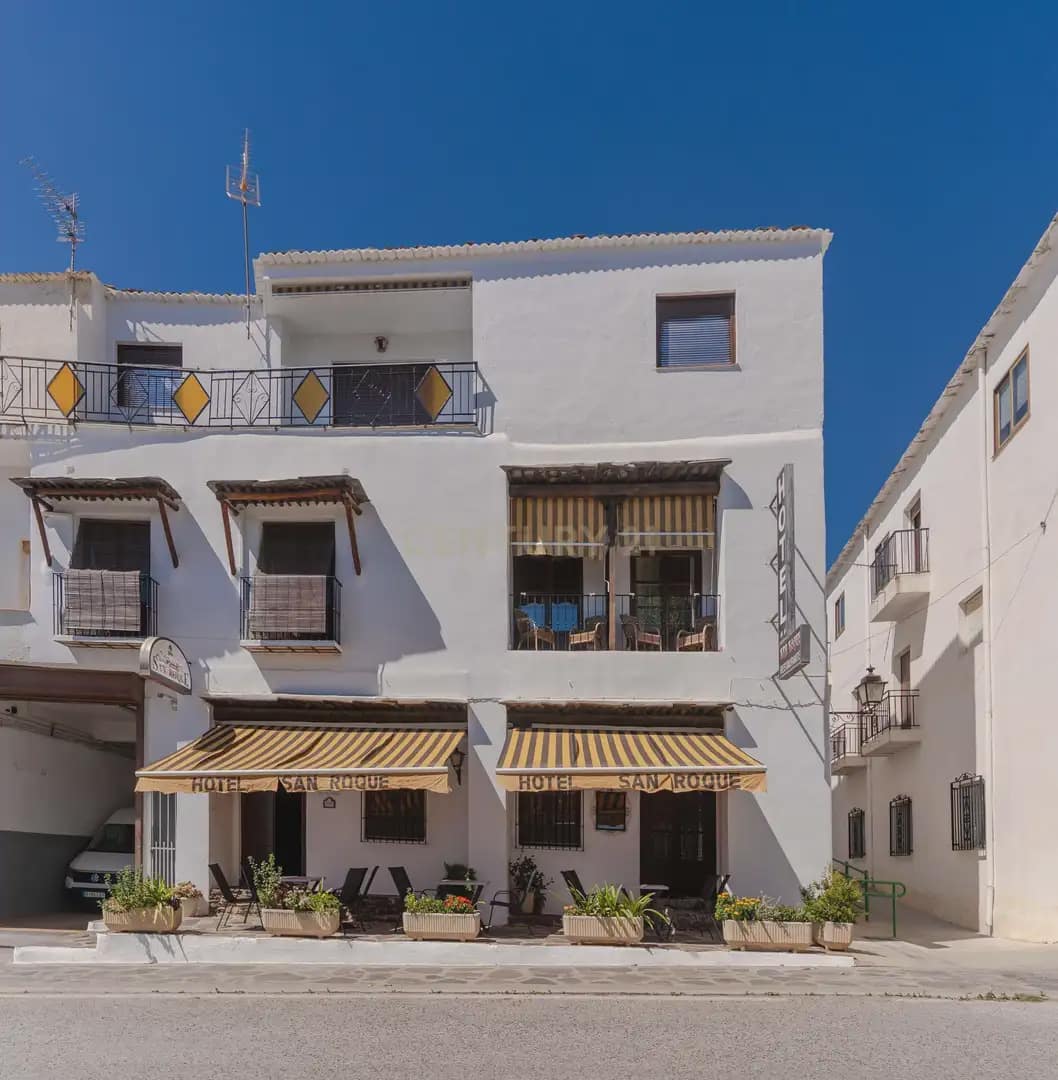 8 chambre Hôtel à vendre à La Taha avec garage - 700 000 € (Ref: 10100547)
