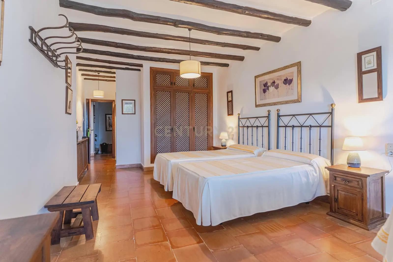 8 chambre Hôtel à vendre à La Taha avec garage - 700 000 € (Ref: 10100547)