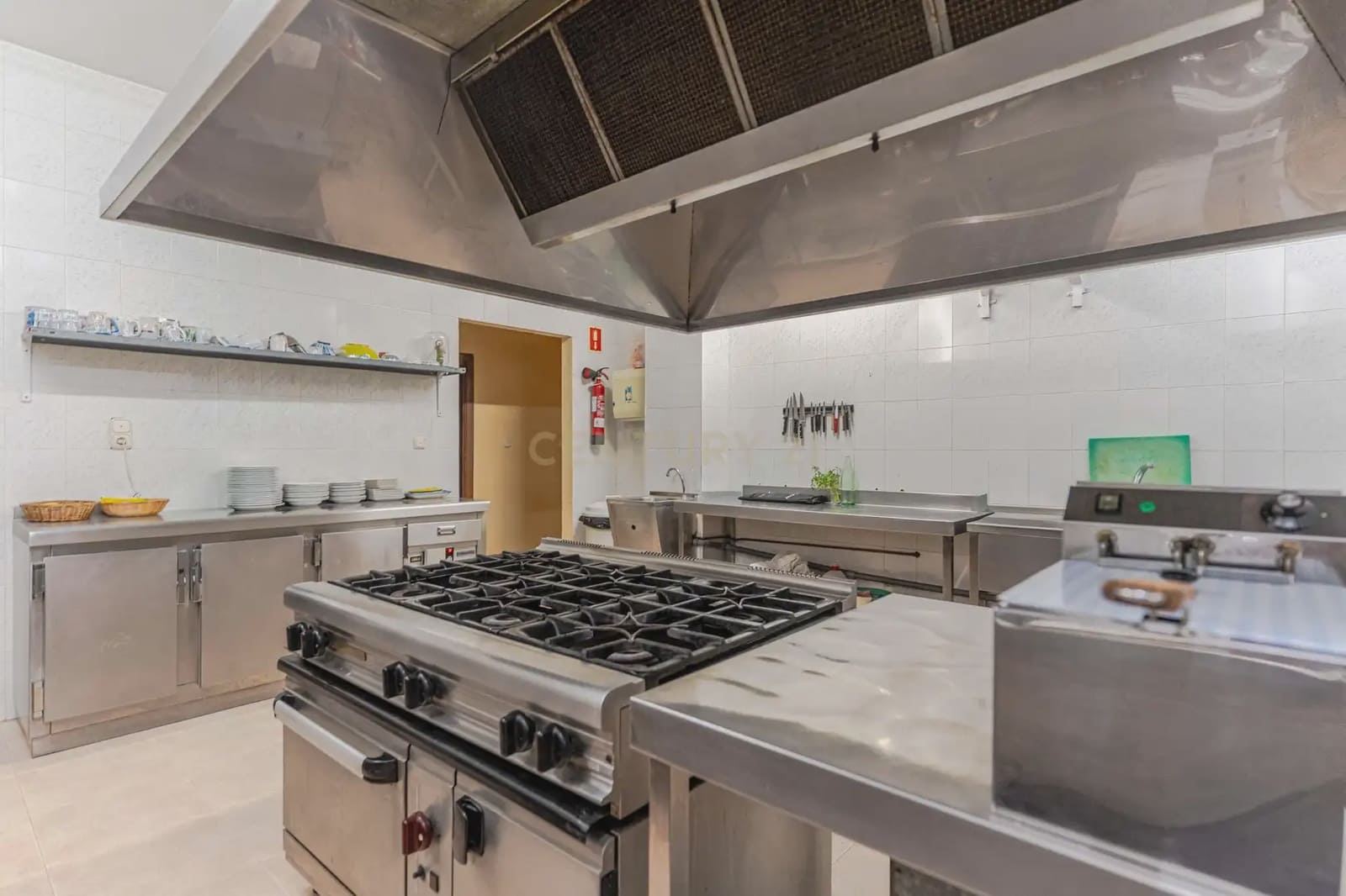 8 chambre Hôtel à vendre à La Taha avec garage - 700 000 € (Ref: 10100547)