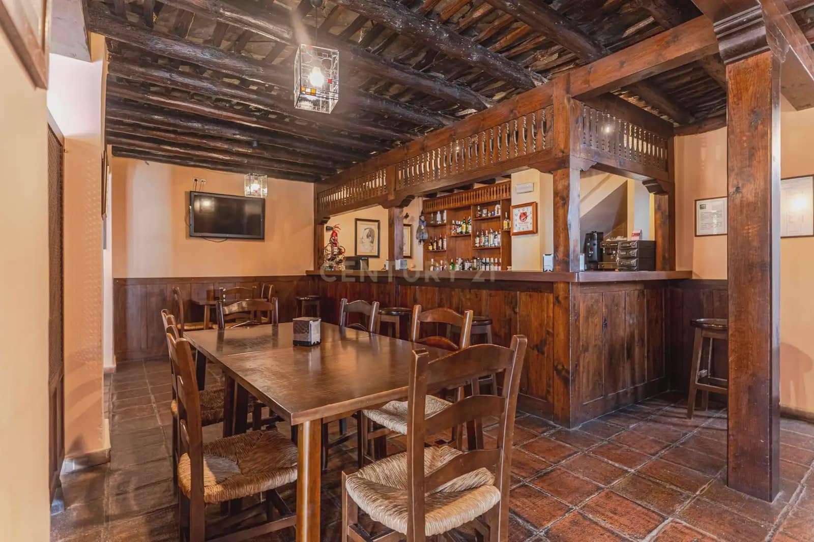 8 chambre Hôtel à vendre à La Taha avec garage - 700 000 € (Ref: 10100547)