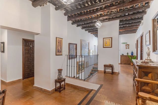 8 chambre Hôtel à vendre à Pitres, La Taha avec garage - 700 000 € (Ref: 10100547)