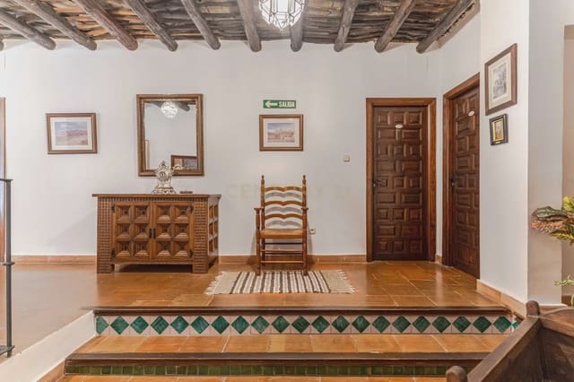 8 chambre Hôtel à vendre à Pitres, La Taha avec garage - 700 000 € (Ref: 10100547)