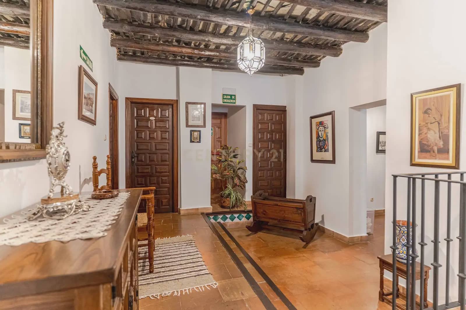8 chambre Hôtel à vendre à La Taha avec garage - 700 000 € (Ref: 10100547)