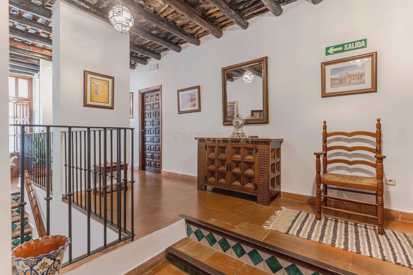 8 chambre Hôtel à vendre à La Taha avec garage - 700 000 € (Ref: 10100547)