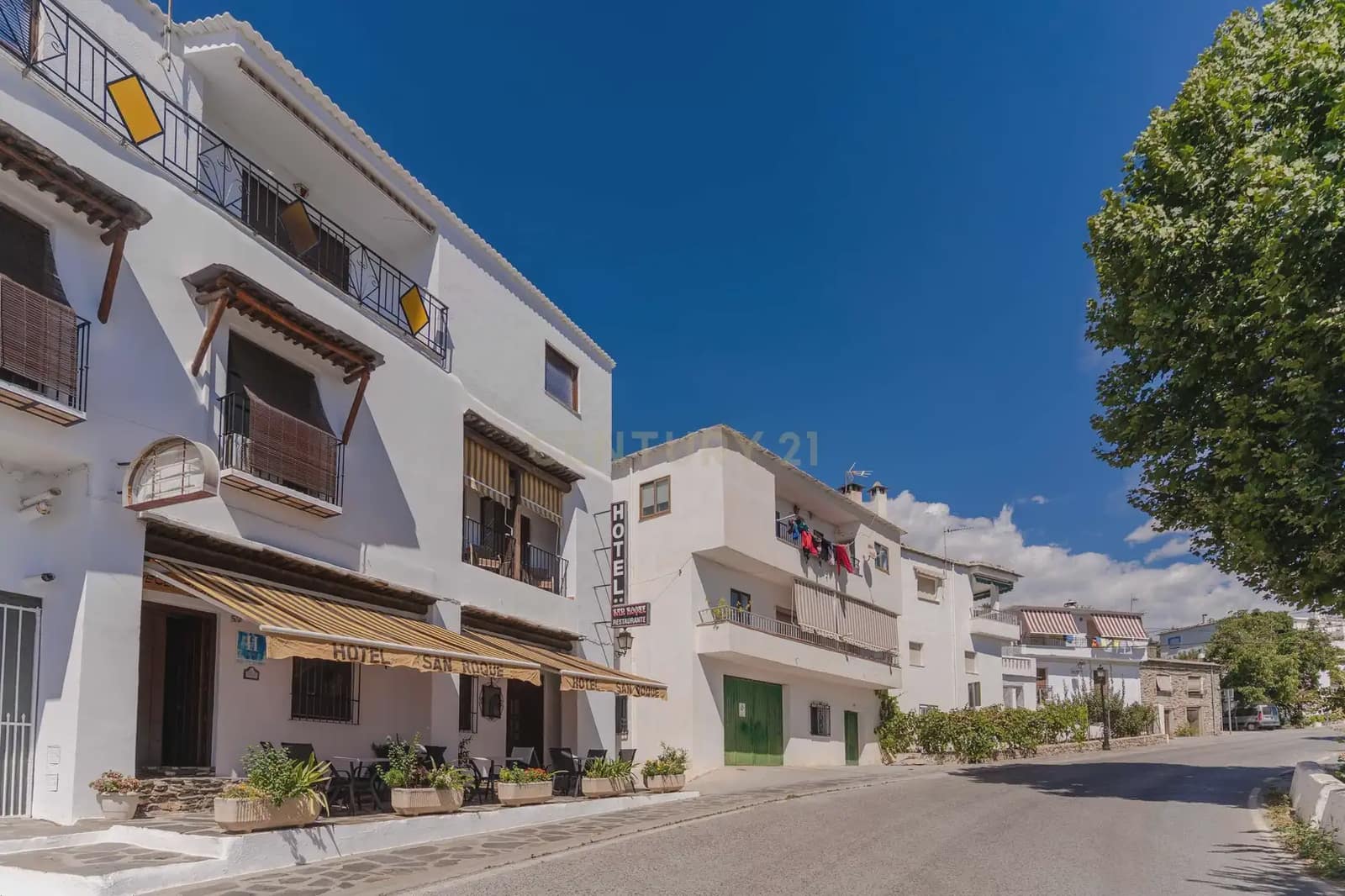 8 chambre Hôtel à vendre à La Taha avec garage - 700 000 € (Ref: 10100547)