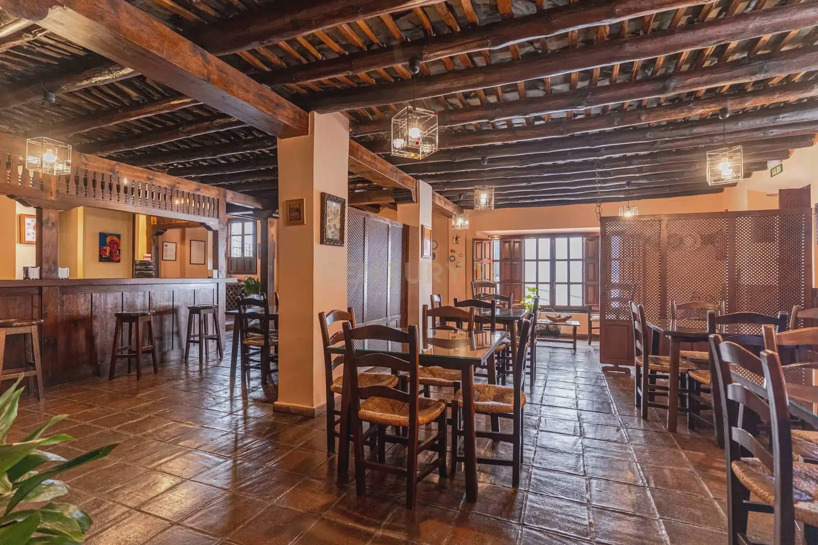 8 chambre Hôtel à vendre à La Taha avec garage - 700 000 € (Ref: 10100547)