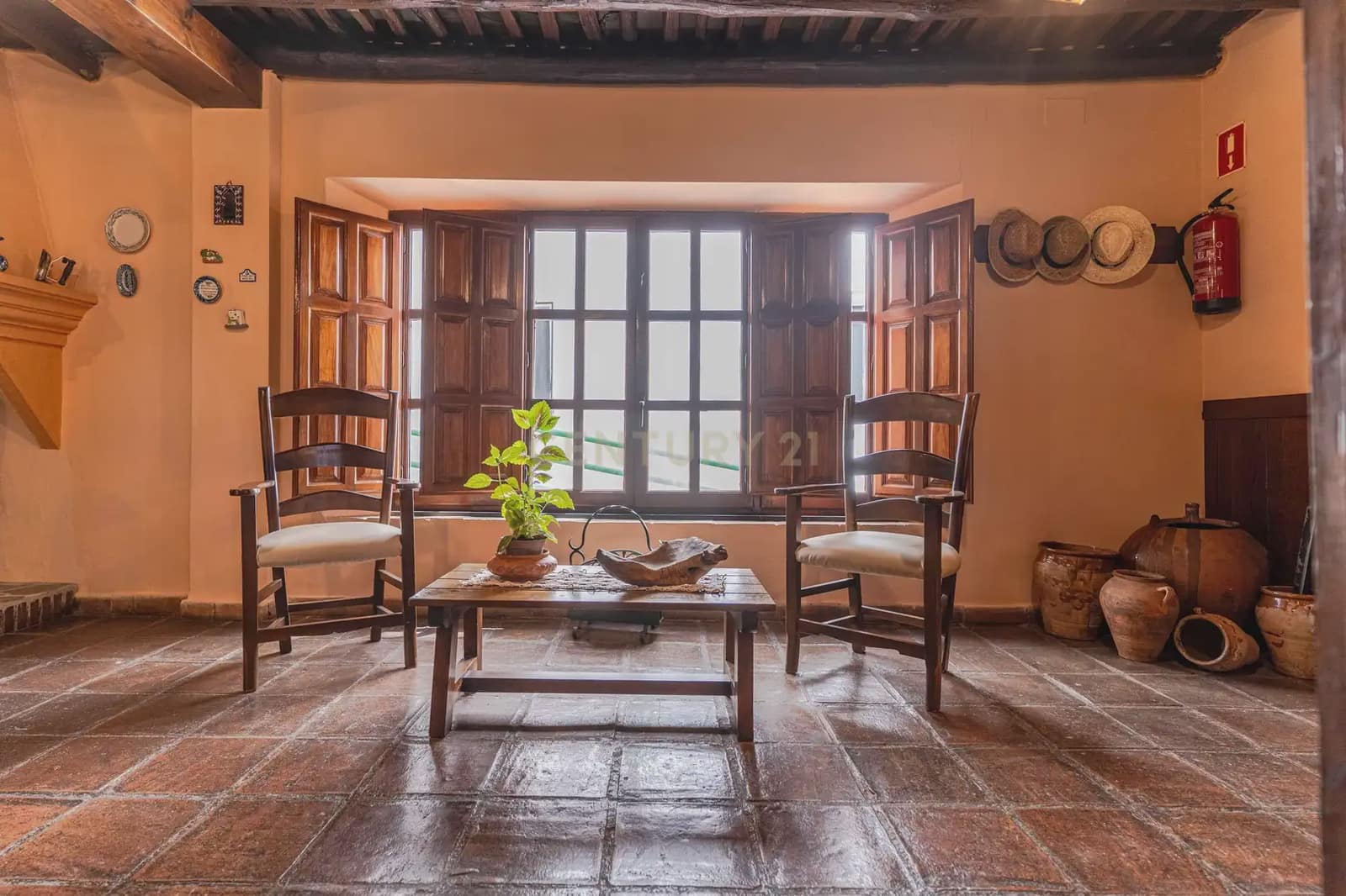 8 chambre Hôtel à vendre à La Taha avec garage - 700 000 € (Ref: 10100547)