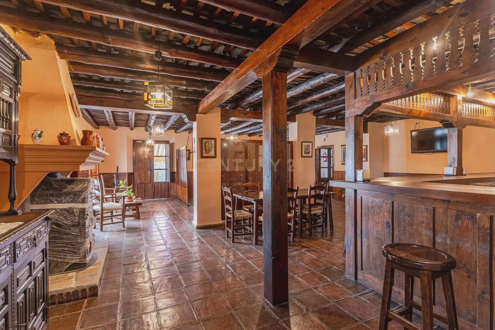 8 chambre Hôtel à vendre à La Taha avec garage - 700 000 € (Ref: 10100547)