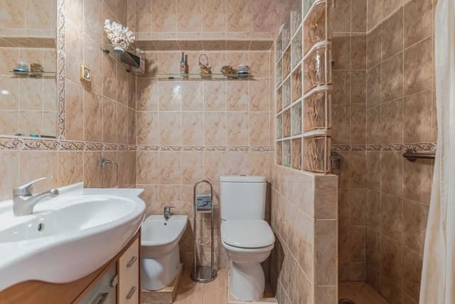 3 soveværelse Lejlighed til salg i Huelin, Málaga by - € 380.000 (Ref: 10102871)