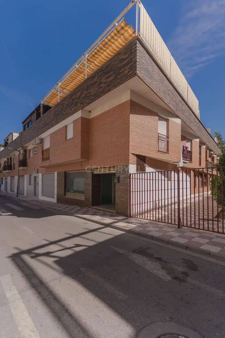 2 slaapkamer Penthouse te koop in Churriana de la Vega met zwembad garage - € 220.000 (Ref: 10102872)