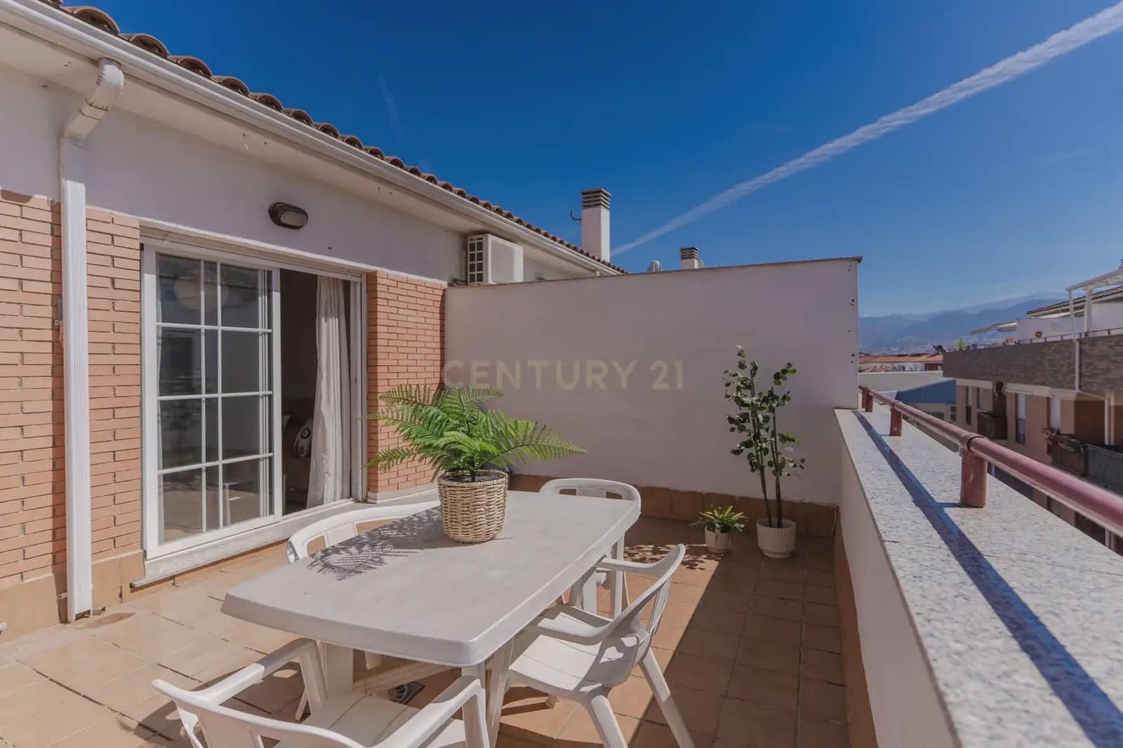 2 slaapkamer Penthouse te koop in Churriana de la Vega met zwembad garage - € 220.000 (Ref: 10102872)