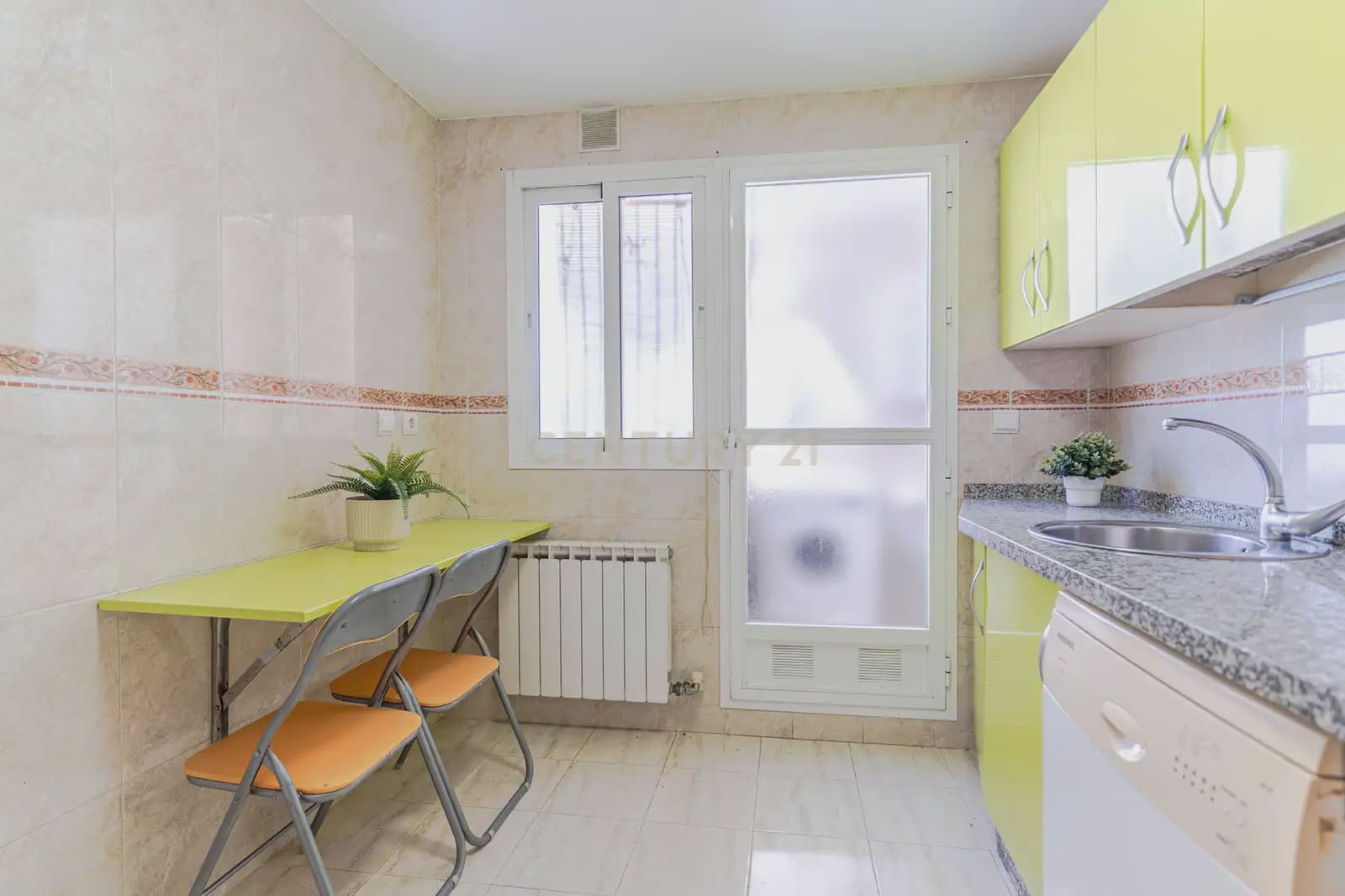 2 slaapkamer Penthouse te koop in Churriana de la Vega met zwembad garage - € 220.000 (Ref: 10102872)