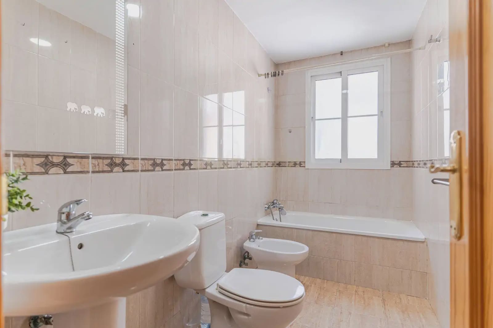 2 slaapkamer Penthouse te koop in Churriana de la Vega met zwembad garage - € 220.000 (Ref: 10102872)