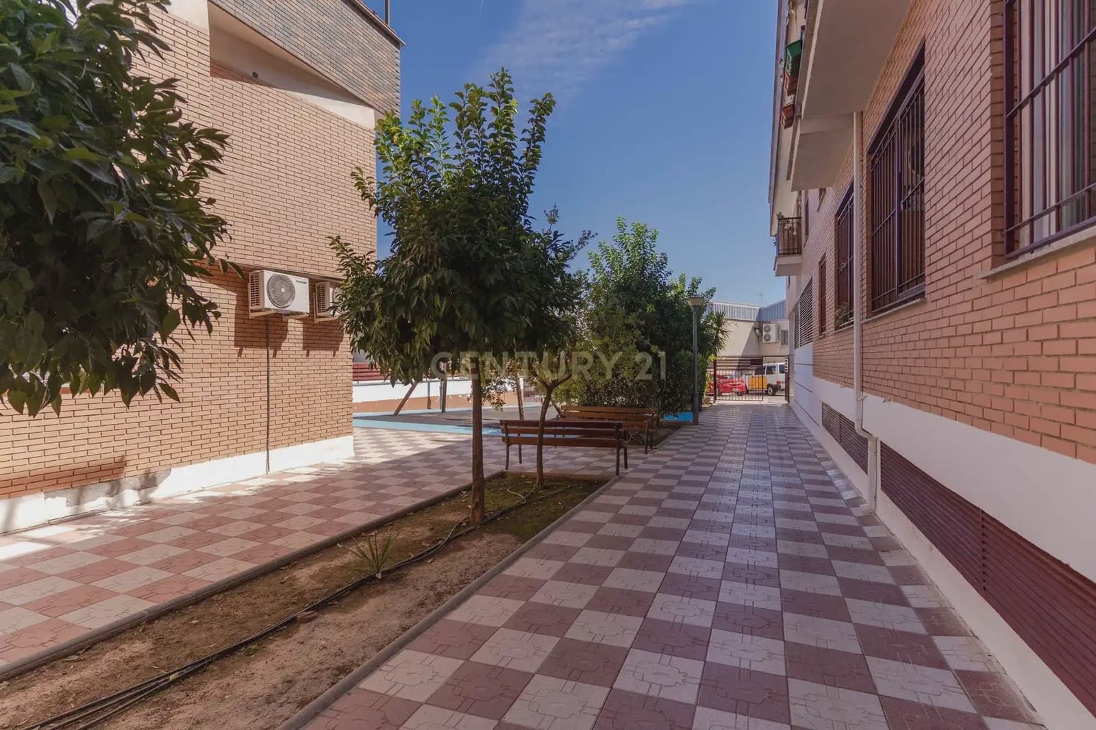 2 slaapkamer Penthouse te koop in Churriana de la Vega met zwembad garage - € 220.000 (Ref: 10102872)