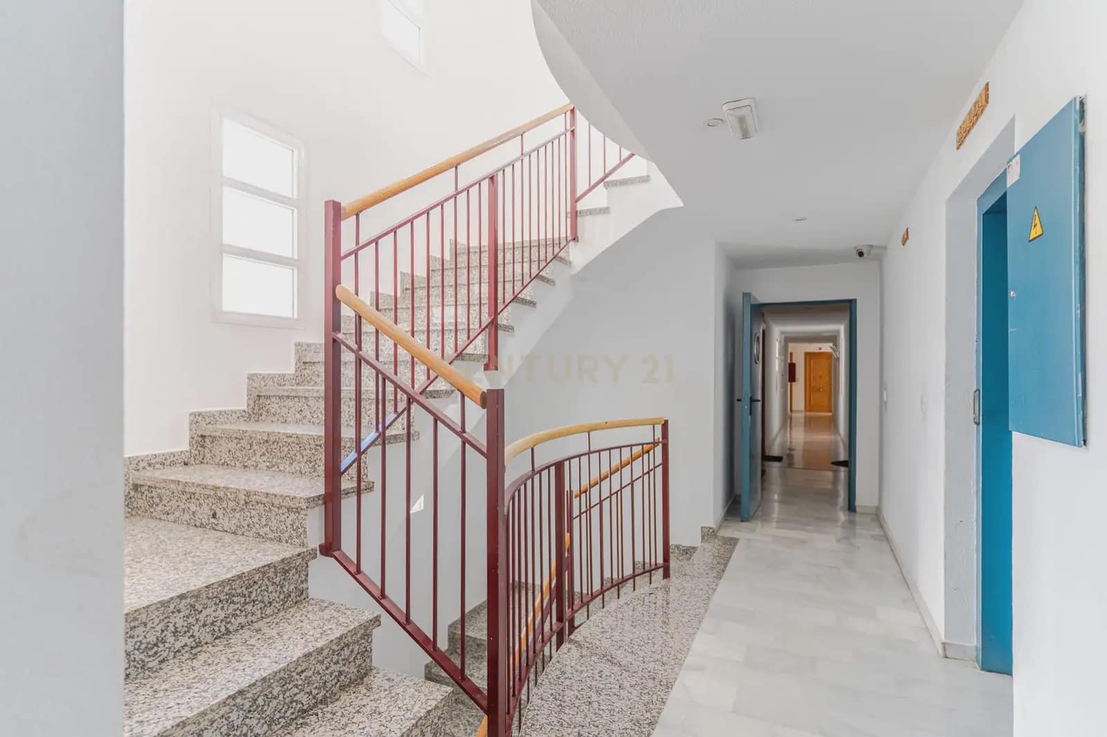 2 slaapkamer Penthouse te koop in Churriana de la Vega met zwembad garage - € 220.000 (Ref: 10102872)