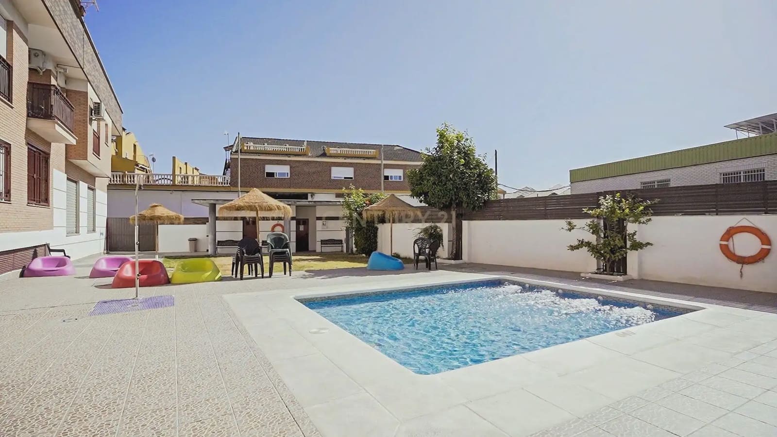 2 slaapkamer Penthouse te koop in Churriana de la Vega met zwembad garage - € 220.000 (Ref: 10102872)