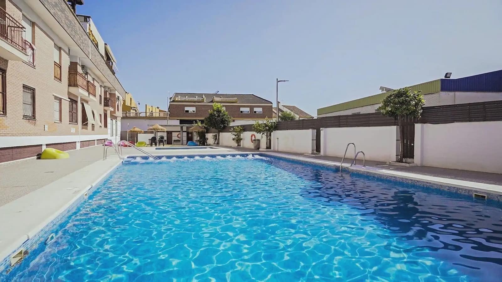 2 slaapkamer Penthouse te koop in Churriana de la Vega met zwembad garage - € 220.000 (Ref: 10102872)