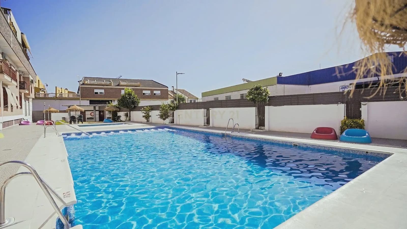 2 slaapkamer Penthouse te koop in Churriana de la Vega met zwembad garage - € 220.000 (Ref: 10102872)