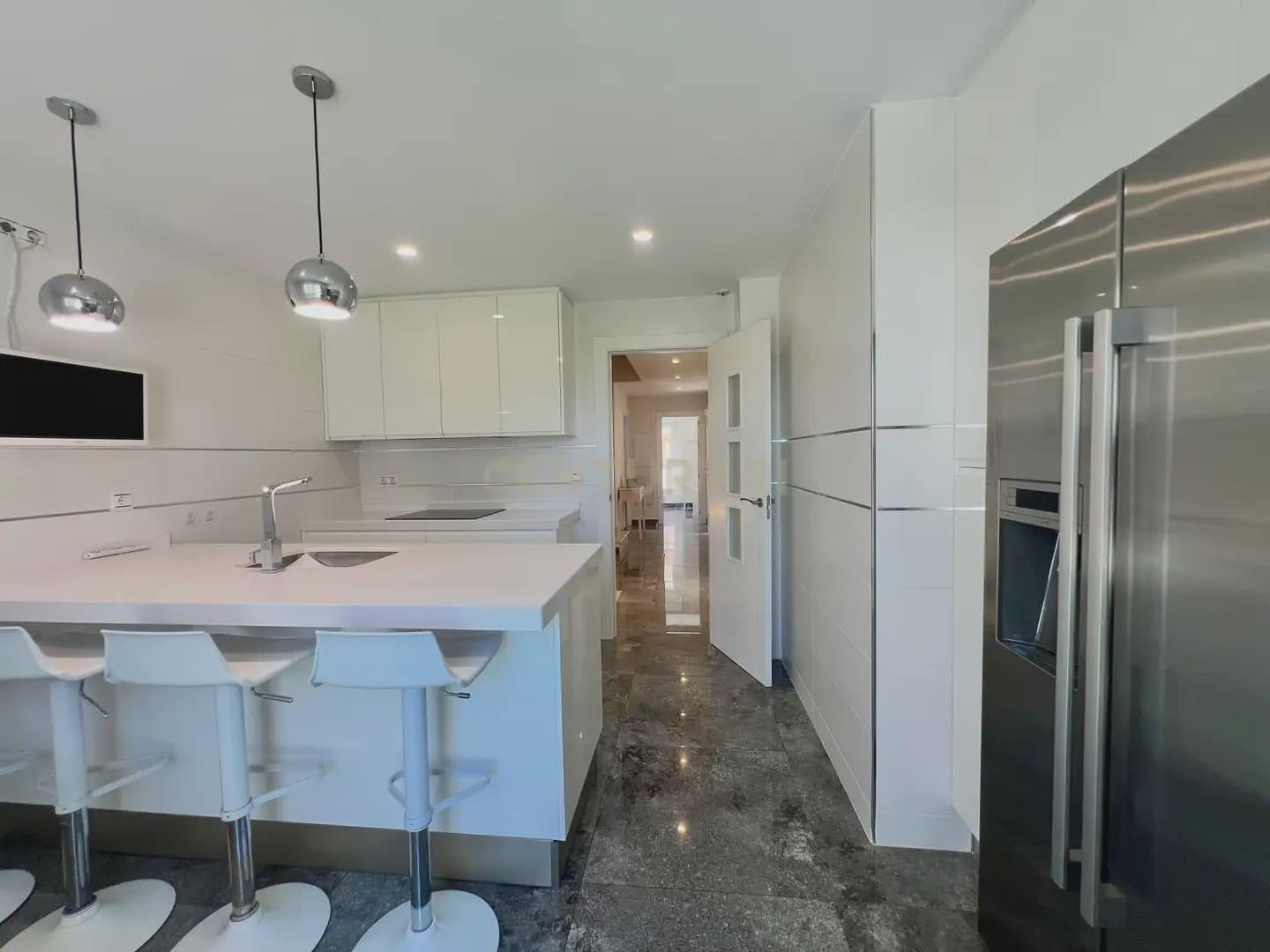 5 bedroom Villa for rent in Ogijares with pool garage - € 2,700 (Ref: 10104316)