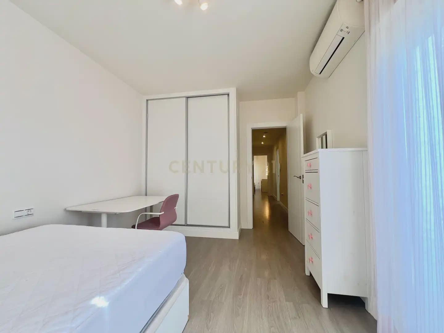 5 bedroom Villa for rent in Ogijares with pool garage - € 2,700 (Ref: 10104316)