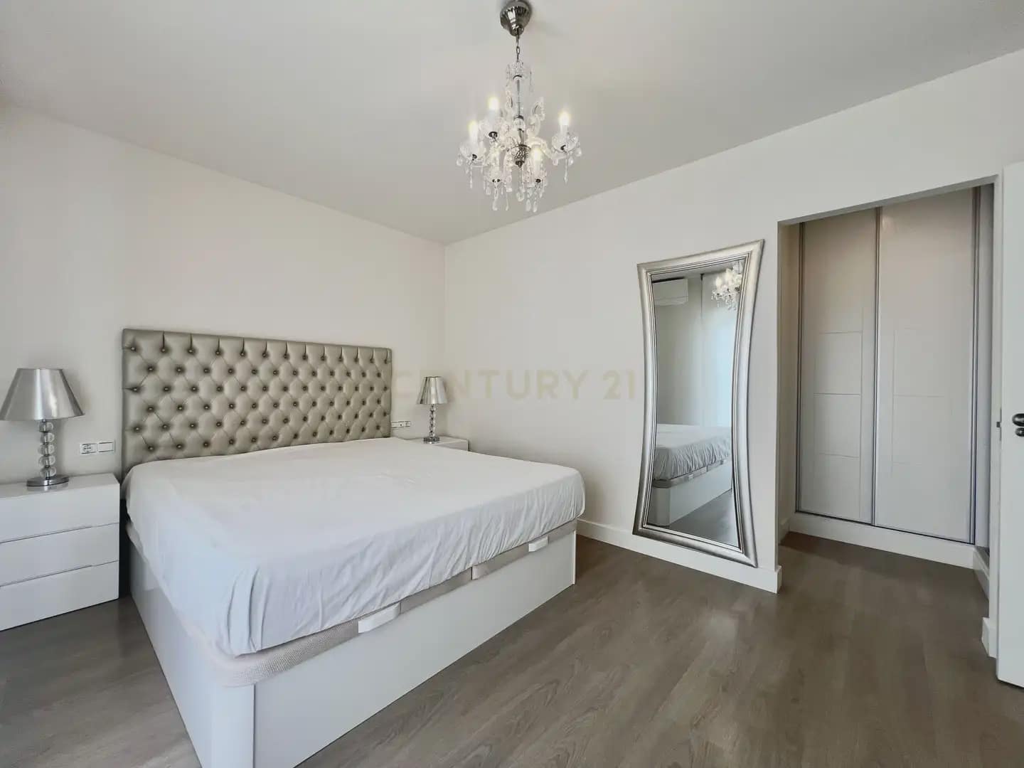 5 bedroom Villa for rent in Ogijares with pool garage - € 2,700 (Ref: 10104316)