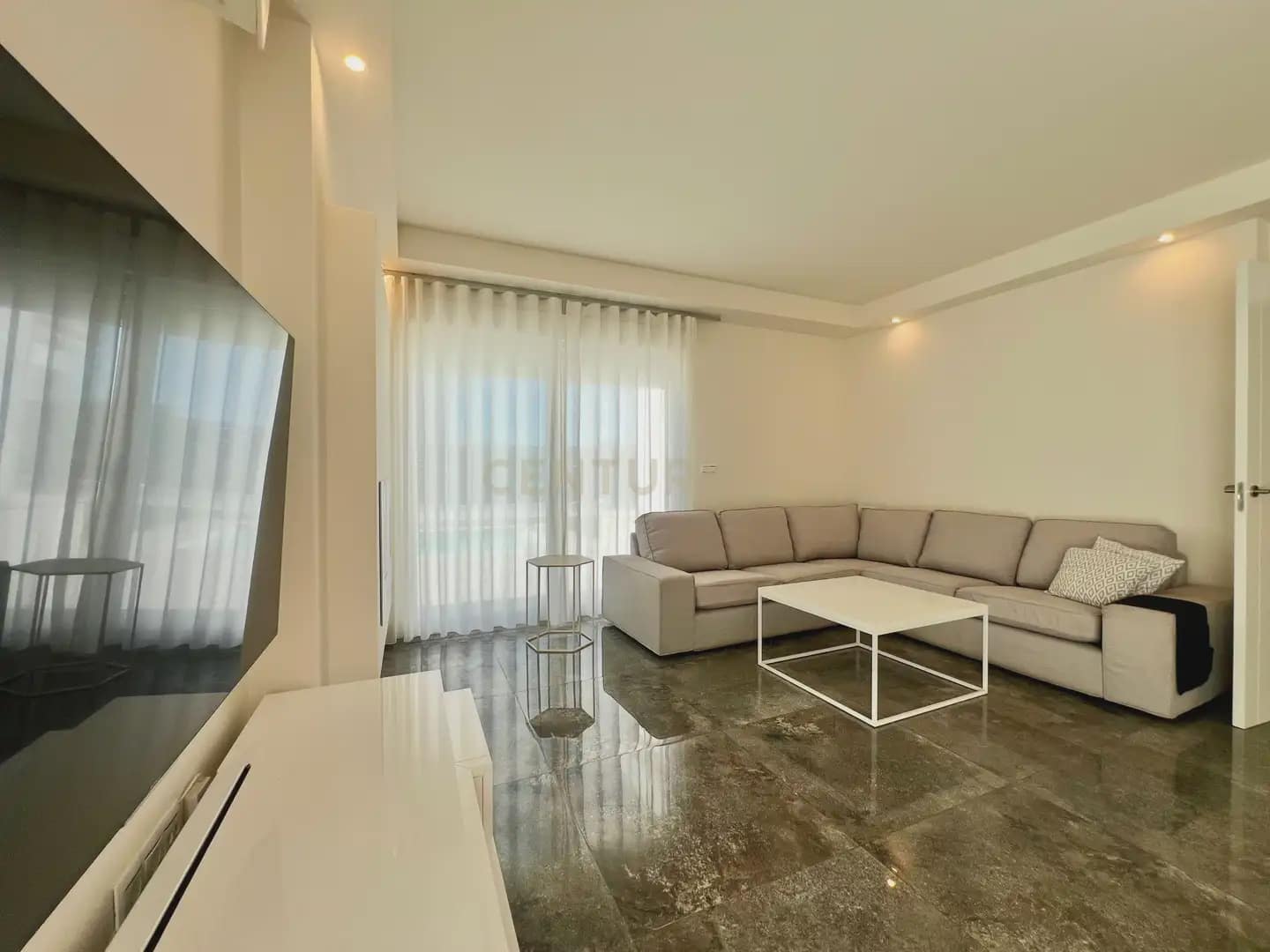 5 bedroom Villa for rent in Ogijares with pool garage - € 2,700 (Ref: 10104316)