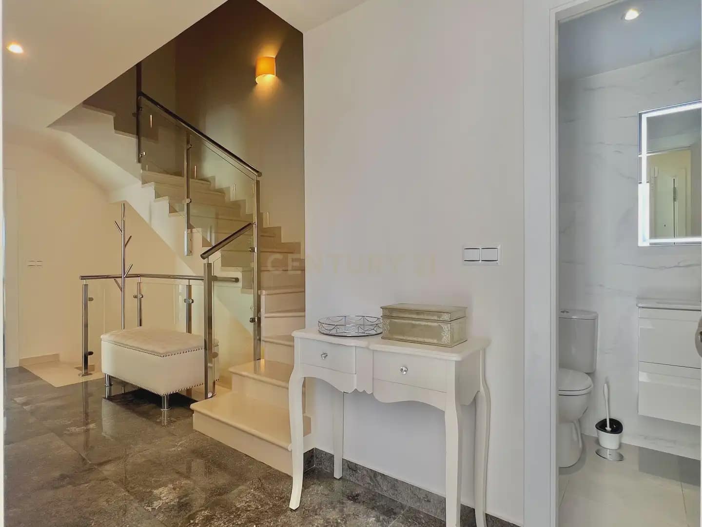 5 bedroom Villa for rent in Ogijares with pool garage - € 2,700 (Ref: 10104316)