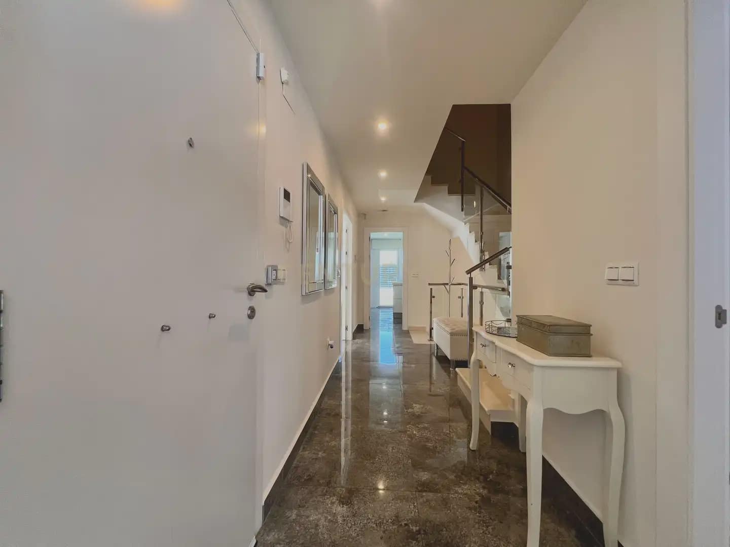 5 bedroom Villa for rent in Ogijares with pool garage - € 2,700 (Ref: 10104316)