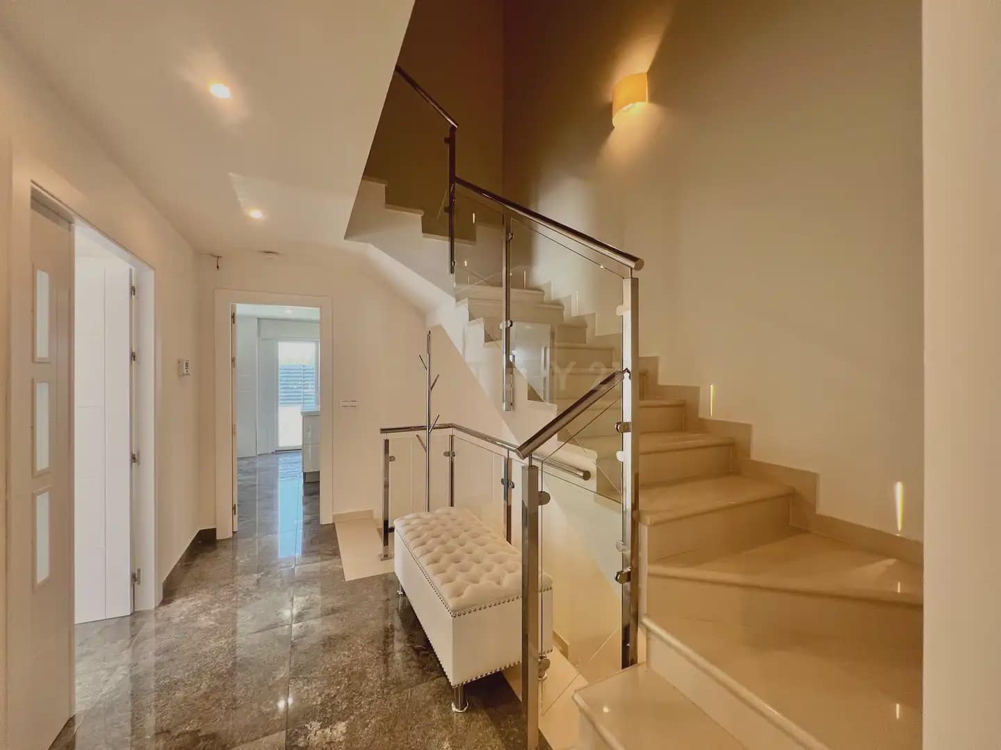 5 bedroom Villa for rent in Ogijares with pool garage - € 2,700 (Ref: 10104316)