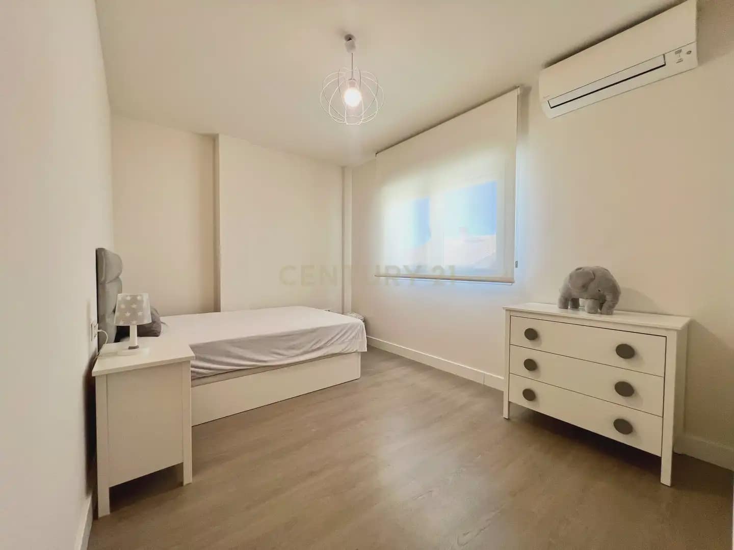 5 bedroom Villa for rent in Ogijares with pool garage - € 2,700 (Ref: 10104316)